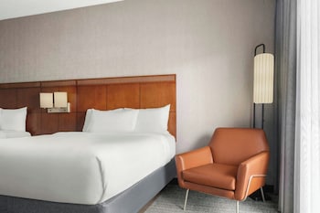 Room, 2 Queen Beds (Mobility/Hearing Access, Roll-In Shwr)