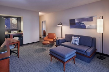Suite, 1 Bedroom, Courtyard View