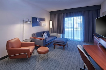 Suite, 1 Bedroom, Courtyard View