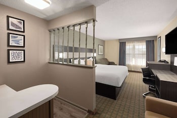 Suite, 1 King Bed, Non Smoking