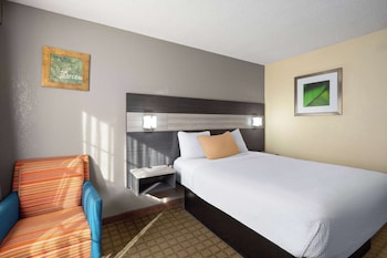 Room, 1 Queen Bed, Accessible, Non Smoking (Mobility)