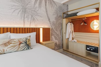 Amora Balcony Suite