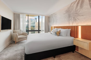 Amora Premier King Balcony