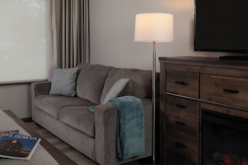 1 Queen Bed Standard - 1st floor