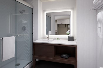 Standard Room, Multiple Beds (With Trundle Day Bed)