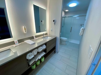 Suite, Multiple Beds, Non Smoking