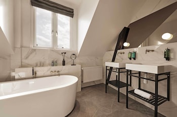 Signature Suite