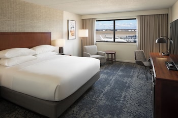 1 King Bed, Club Level