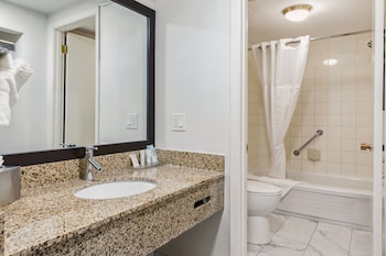 Studio Suite with Kitchenette, 1 Queen Bed, Non Smoking