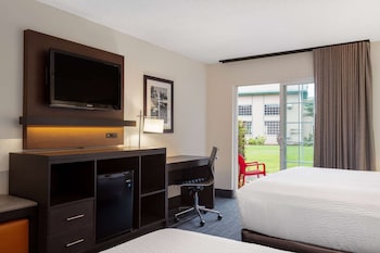 Room, 2 Queen Beds, Non Smoking (Courtyard View)
