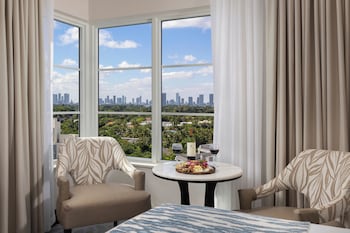 Superior Room, 1 King Bed, City View