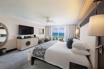 Deluxe Room, 1 King Bed with Sofa bed, Ocean View