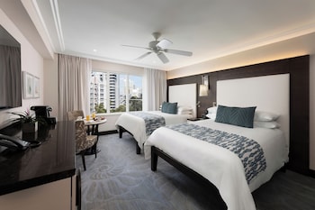 City Room, 2 Double Beds, City View