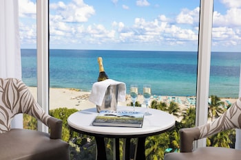 1 King Bed with Ocean View