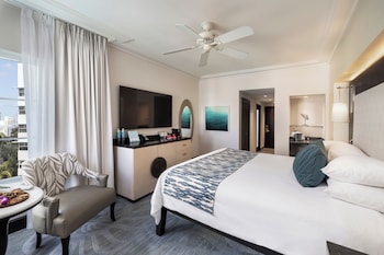 Standard 1 King Bed
