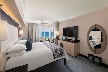 Superior Room, 1 King Bed with Sofa bed, Ocean View