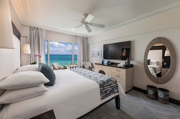 1 King Bed with Ocean View