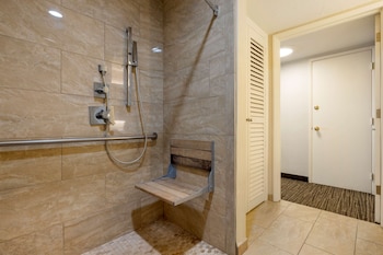 Standard Room, 1 King Bed, Accessible, Non Smoking