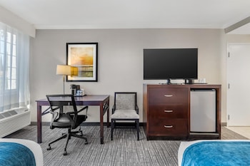 Standard Room, 2 Queen Beds, Non Smoking, Refrigerator