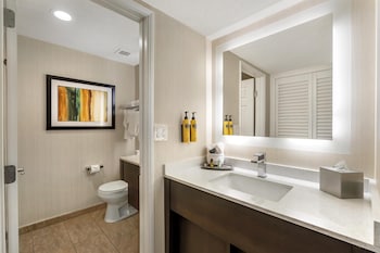 Standard Room, 1 King Bed, Non Smoking, Refrigerator