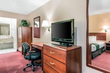 King Deluxe with Rain Shower Non Smoking  (Not Pet Friendly)