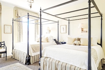 Double Queen Room