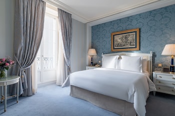 Superior Room, 1 King Bed
