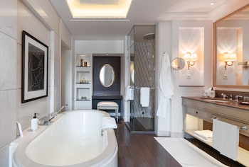 Room, 1 King Bed (Loft)