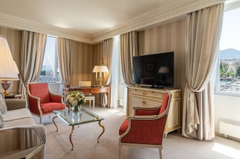 Suite, 1 King Bed (Mount Blanc)