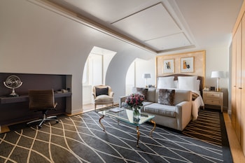 Suite, 1 King Bed (Loft)