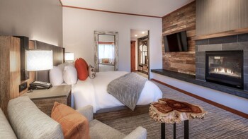 Classic Room, 1 King Bed
