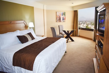 Deluxe Room, 1 King Bed