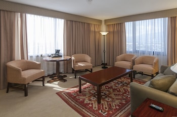 Executive Suite, 1 King Bed with Sofa bed, City View