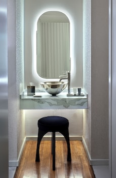 Studio Suite, 1 King Bed, Balcony