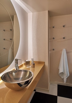 Studio Suite, 1 King Bed, Balcony