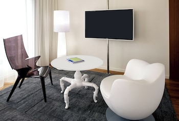 Room, 1 King Bed, Bathtub (Mobility & Hearing)