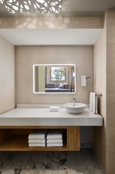 Deluxe Room, 2 Double Beds (View)