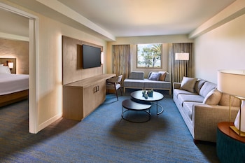 Junior Suite, 1 King Bed with Sofa bed