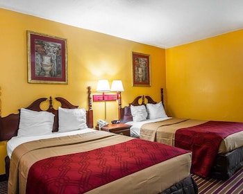 Room, 2 Queen Beds, Smoking