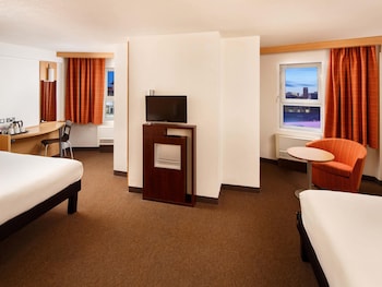 Family Room, Multiple Beds