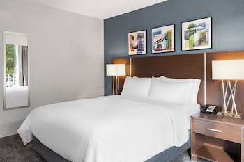 Room, 1 Queen Bed, Accessible, Non Smoking (Communications Accessible)