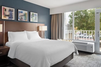 Standard Room, 1 Queen Bed, Accessible, Non Smoking (Communications, Accessible Tub)