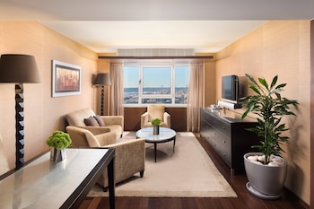 Executive Suite, 2 Twin Beds