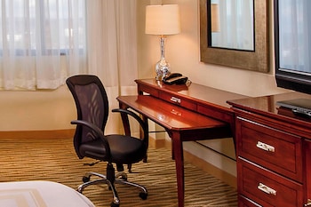 Room, 1 King Bed (Mobility Accessible, Tub)