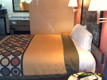 Standard Room, 1 Queen Bed