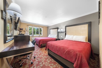 Standard Room, 2 Queen Beds, Non Smoking