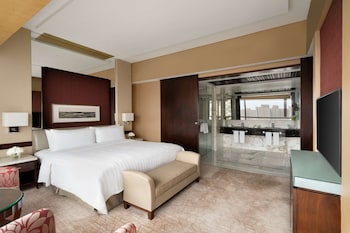 Valley Wing Grand Diplomat Suite King