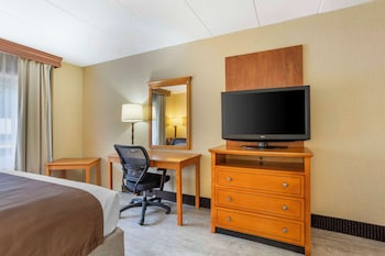 Standard Room, 2 Queen Beds, Non Smoking, Refrigerator & Microwave