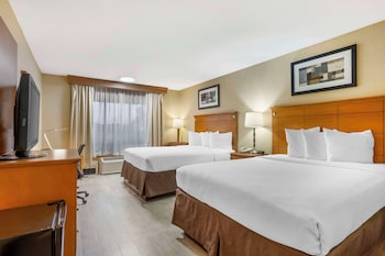 Standard Room, 2 Queen Beds, Accessible, Bathtub