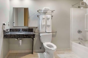 Standard Room, 1 Queen Bed, Accessible, Bathtub
